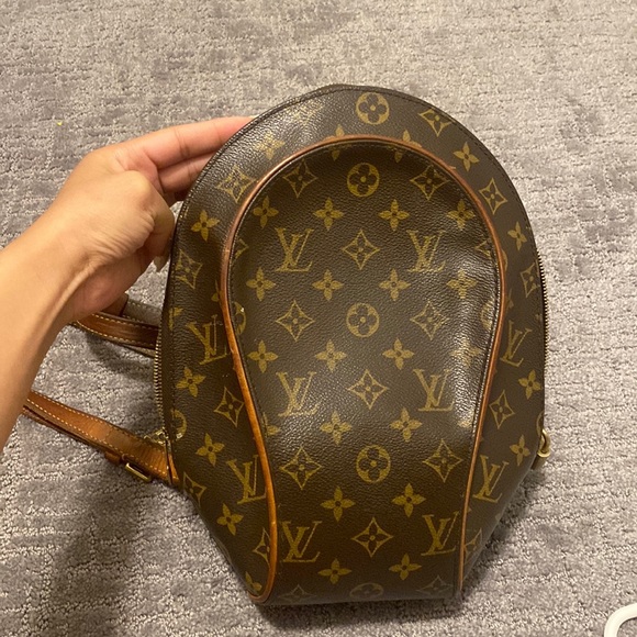 Louis Vuitton backpack - Picture 1 of 5
